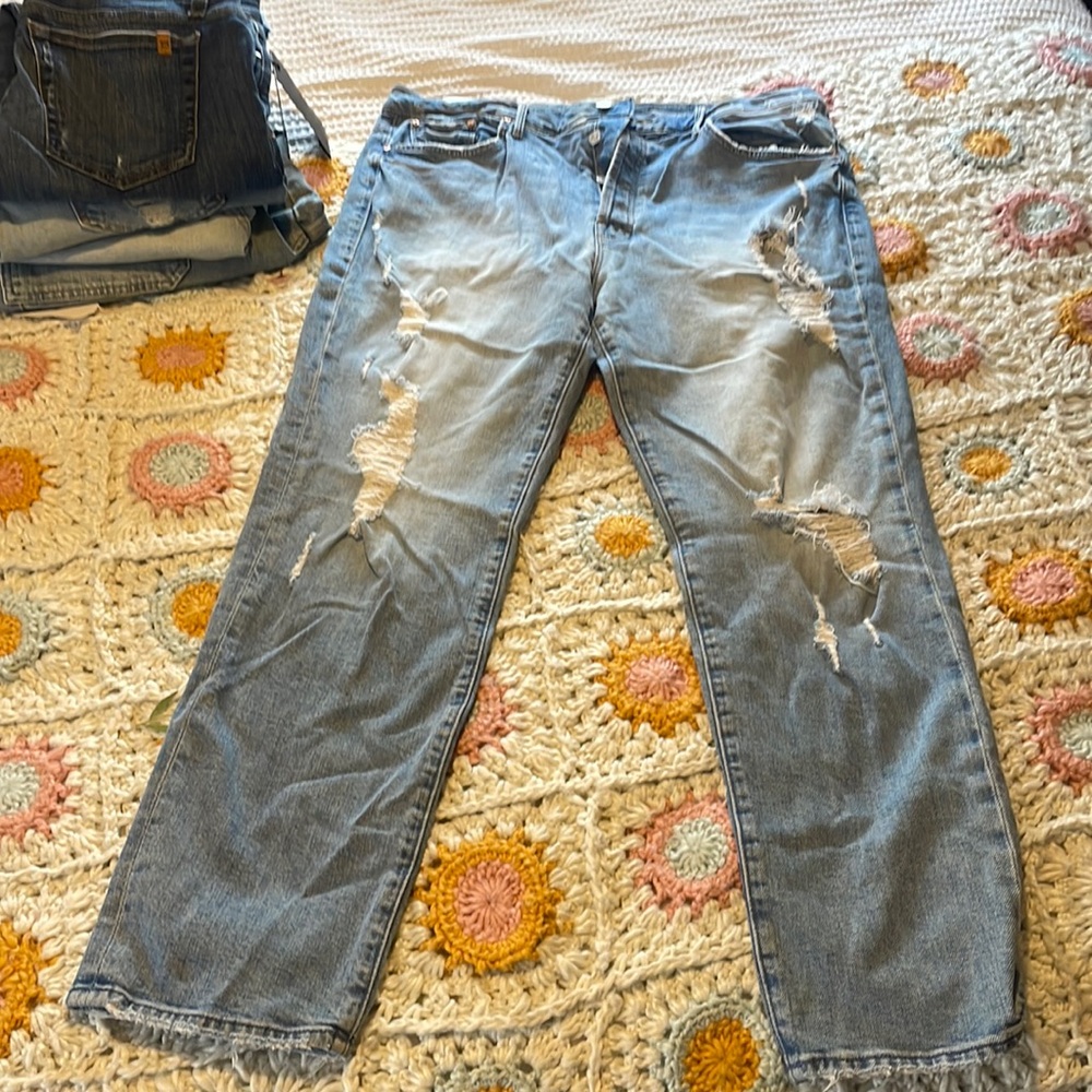 Mother jeans the trickster ankle size 34 way too big hardly worn by my daughter